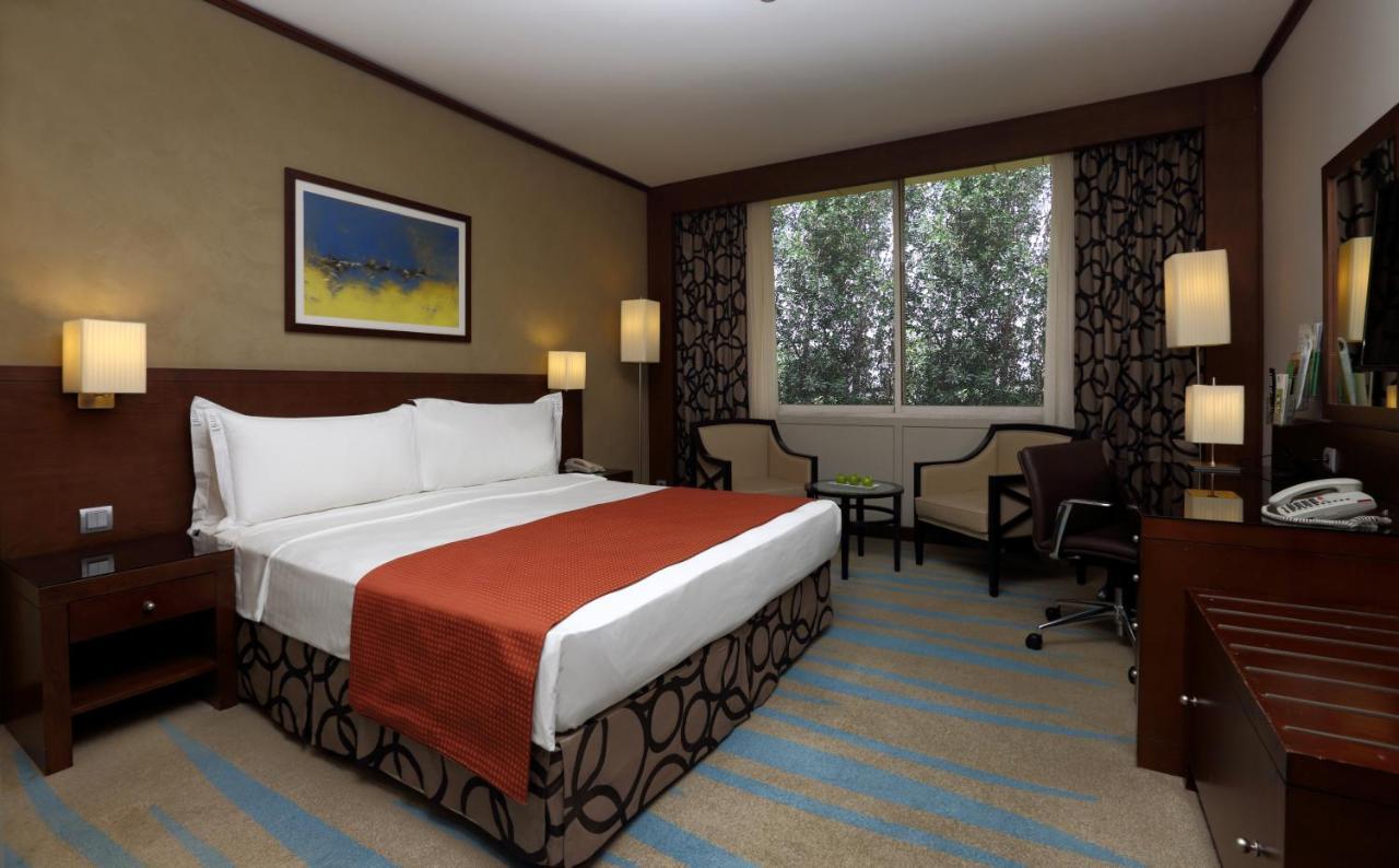 Holiday Inn Riyadh Izdihar By Ihg Exterior photo