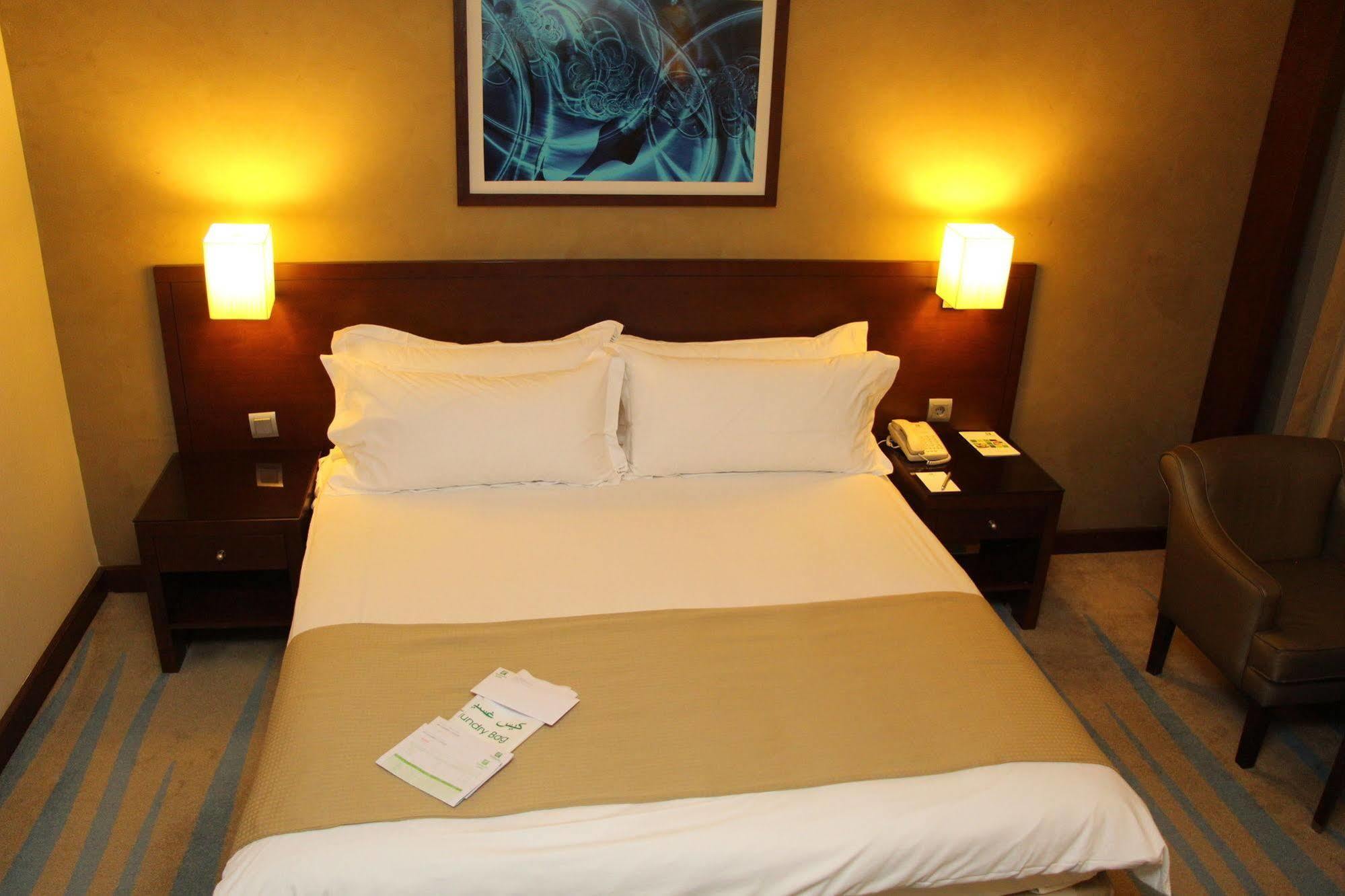 Holiday Inn Riyadh Izdihar By Ihg Exterior photo
