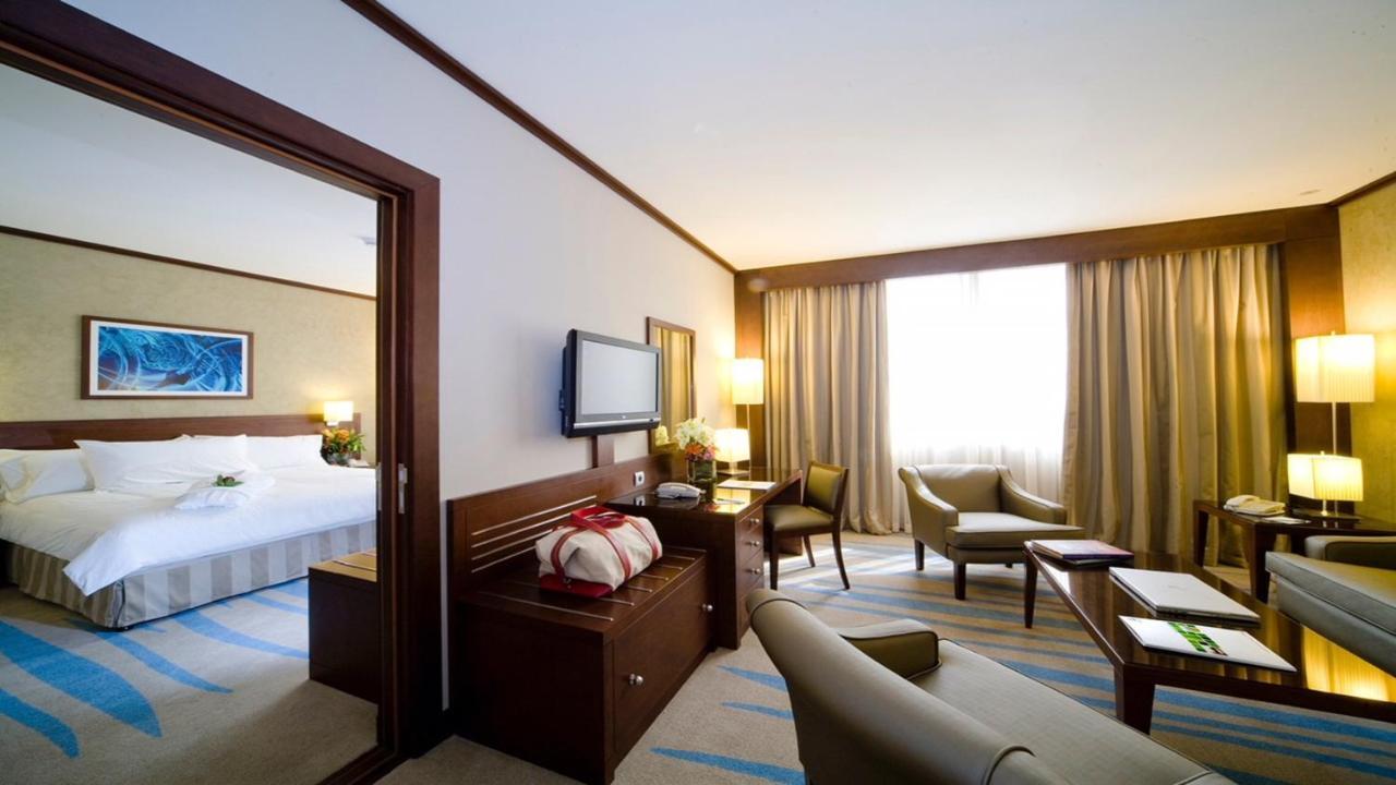 Holiday Inn Riyadh Izdihar By Ihg Exterior photo