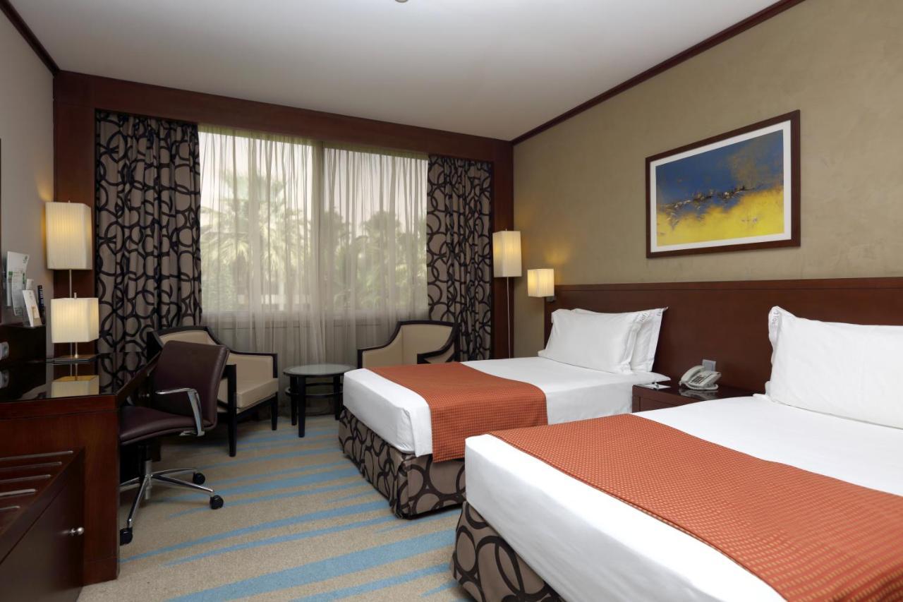 Holiday Inn Riyadh Izdihar By Ihg Exterior photo