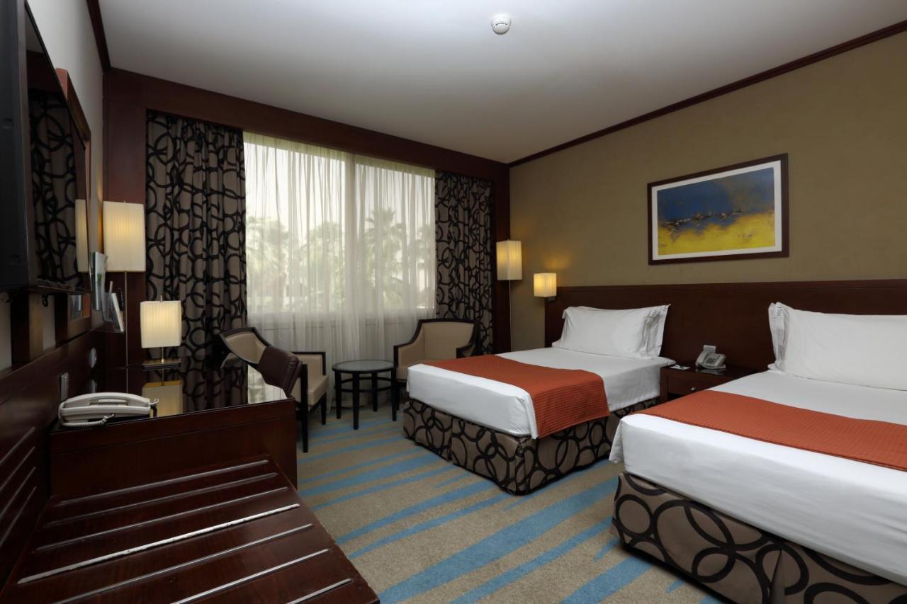 Holiday Inn Riyadh Izdihar By Ihg Exterior photo