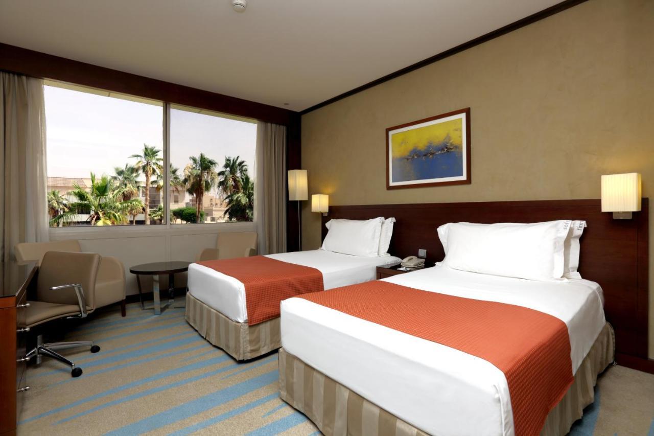 Holiday Inn Riyadh Izdihar By Ihg Exterior photo