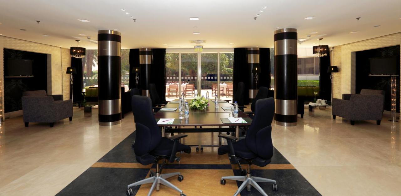 Holiday Inn Riyadh Izdihar By Ihg Exterior photo